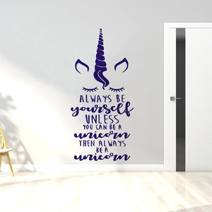 Sticker mural licorne violet foncé avec citation motivante pour chambre d'enfant