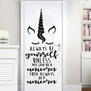Sticker mural licorne avec citation inspirante pour déco de chambre d'enfant