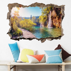 Detalle de vinilo decorativo 3D con cascada natural y puente en pared agrietada