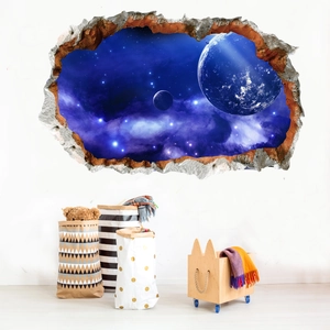 Dettaglio dell'adesivo murale 3D con effetto rottura e nebulosa spaziale luminosa