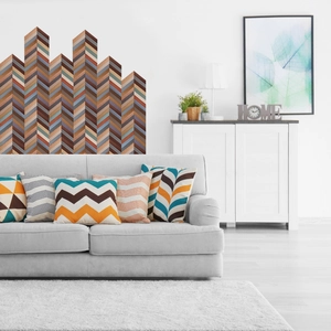Vue détaillée du sticker mural 3D à chevrons effet bois rétro dans un salon moderne