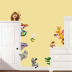 Cartoon animal wall stickers featuring cute lion and giraffe for kids room decor