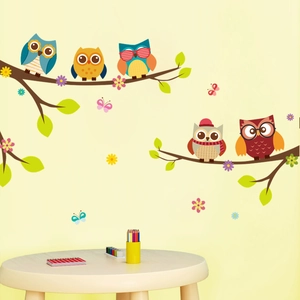 Stickers muraux chouettes cartoon sur branches pour chambre d'enfant et crèche
