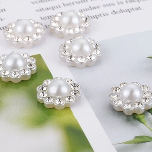 Exquisite pearl and crystal sunflower buttons for DIY sewing crafts and accessories