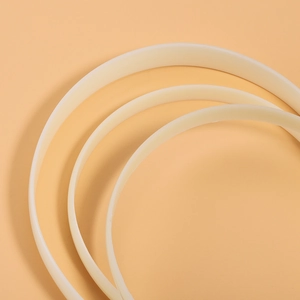 Three pieces of white 1cm wide ABS plastic hairbands with smooth outer arc surface