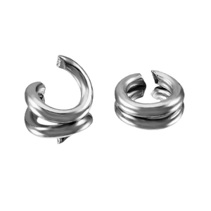 Bagues d'oreilles polies en acier inoxydable argenté avec un design minimaliste