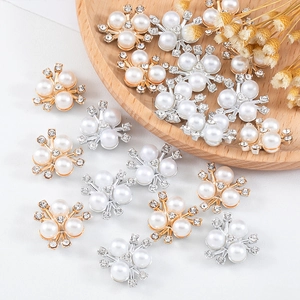 Elegant triple pearl and rhinestone flower buttons in gold and silver alloy finish