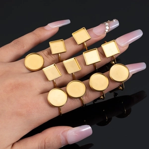 Base de anillo DIY de acero dorado con engastes redondos y cuadrados para joyería