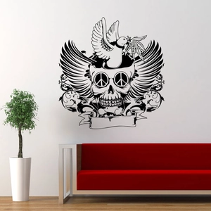 Sticker mural crâne gothique avec colombe de la paix et fleurs au-dessus d'un canapé