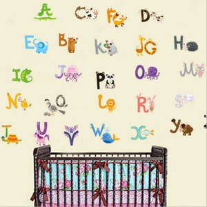 Pädagogische ABC-Wandsticker für Kinderzimmer mit süßen Comic-Tier-Illustrationen