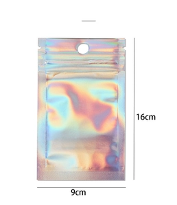 Dettaglio della busta olografica da 9x16cm in plastica colorata con chiusura ermetica