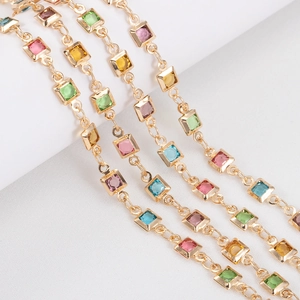 Pulseras minimalistas de gemas de vidrio cuadradas de colores en cadenas de oro