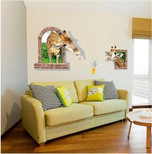 Sticker mural 3D créatif de girafes regardant à travers une fenêtre en brique dans un salon