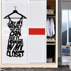 Adesivo murale creativo Love My Money con design a gruccia per l'armadio della camera