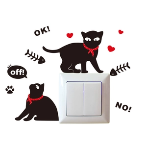 Détails des autocollants muraux chat noir et cœurs rouges sur interrupteur blanc