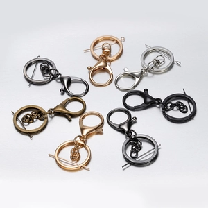 Lot de porte-clés avec fermoir mousqueton en métal, sept finitions métalliques assorties