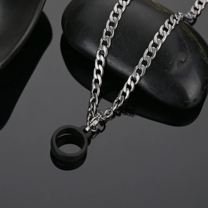 Minimalist silver 304 stainless steel keel chain necklace with a black silicone ring pendant