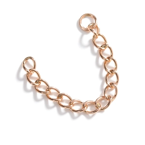 Vue détaillée d'une chaîne d'extension en acier inoxydable doré rose pour bijoux
