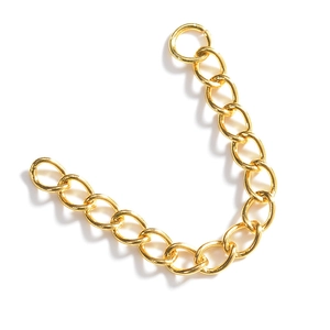 Vue détaillée de la chaîne d'extension en acier inoxydable plaqué or 18 carats pour bijoux