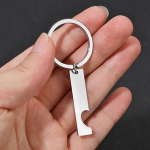 Handgehaltener Schlüsselanhänger aus 304 Edelstahl mit Herz-Design und Flaschenöffner