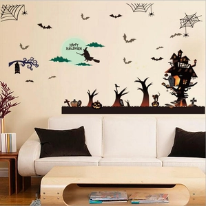 Halloween Wandaufkleber mit Hexe, Fledermaus und Schloss Deko für gruselige Fensterdekoration