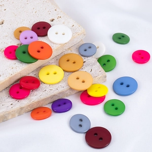 Bottoni Rotondi in Resina Colorata Design a Due Fori per Cucito Fai-da-te Decorazione Abbigliamento Chiusure Multicolore