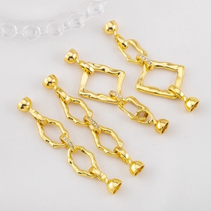 Fermoir magnétique bijoux plaqué or 18K avec texture martelée et zircons cubiques