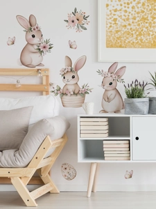 Detalle de vinilos decorativos de conejo de Pascua en acuarela con flores para habitación