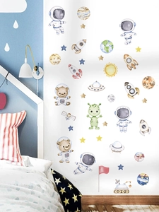 Vue détaillée d'autocollants astronaute et fusée avec texture aquarelle pour chambre d'enfant