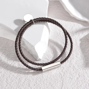 Pulsera de cuero trenzado marrón de doble capa con cierre magnético de acero inoxidable
