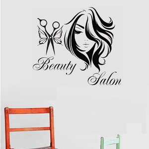 Sticker mural salon de beauté avec profil de femme et ciseaux papillon élégants