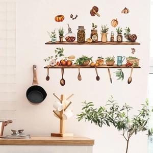 Adesivi murali per cucina con mensole in legno, barattoli di spezie e utensili appesi