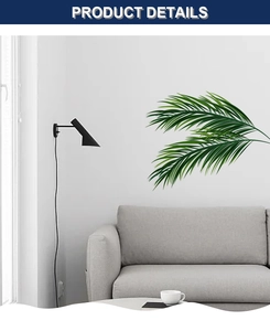 Détail de stickers muraux de feuilles de palmier tropicaux sur un mur de salon minimaliste