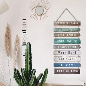 Décoration murale bois style bohème avec 8 citations inspirantes et cordelette