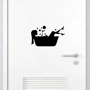 Sticker mural de salle de bain en vinyle noir silhouette de personnage dans sa baignoire