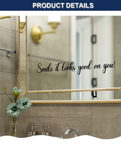 Détail du sticker mural Smile autocollant sur un miroir avec un fond élégant en marbre