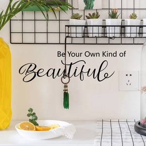 Sticker mural Be Your Own Kind of Beautiful dans un décor de salon style nordique