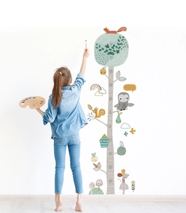Détail du sticker mural mètre hibou dessin animé avec échelle de mesure de 20 à 120cm