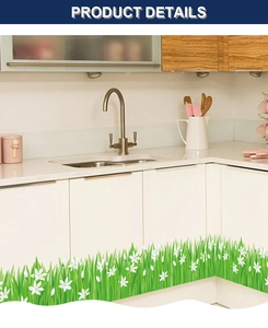 Detail der selbstklebenden Fußleistenaufkleber mit grünem Gras und weißen Lilien