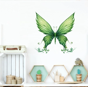 Détail de stickers muraux papillon vert avec motifs de vigne dans une pièce