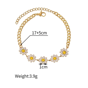 Detailansicht der Gänseblümchen-Kette mit Maßen 17 plus 5cm Länge und 1cm Blumengröße