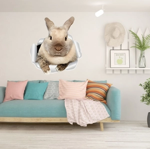 Gros plan du sticker mural lapin 3D avec effet de mur brisé réaliste dans un salon