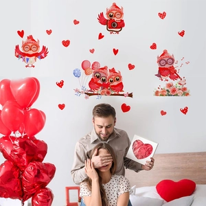 Adesivi murali gufi rossi romantici con cuori e palloncini per la decorazione della camera