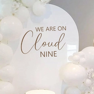 Adesivo da Parete in PVC We Are On Cloud Nine Scritta Artistica Dorata per Decorazione Sfondo Festa di Compleanno Baby Shower