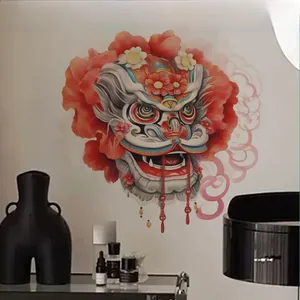 Détail d'un sticker mural lion chinois et pivoines rouges dans un décor de salon chic