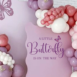 Arco di palloncini a farfalla rosa e viola con sfondo decorativo Baby Shower a farfalla