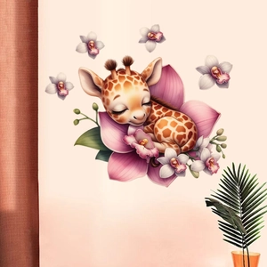 Dettaglio di un adesivo murale in PVC rimovibile con giraffa che dorme tra i fiori