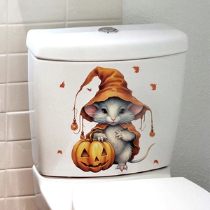 Dettaglio adesivo per WC di Halloween con topo dei cartoni e zucca intagliata