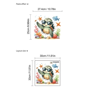 Détails du sticker tortue marine montrant la taille de 30x30cm et le rendu final posé