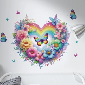 Détail d'autocollant mural cœur fleuri avec dégradé arc-en-ciel et papillons colorés